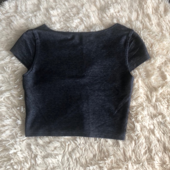 Le Chateau Crop Top - Picture 2 of 2